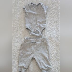 Baby Newborn Gray Baby Onesie and Pants Set